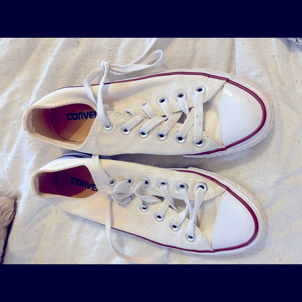 Womens converse white low tops!
